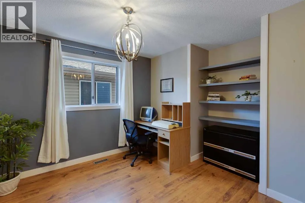 84 Everglade Drive SE