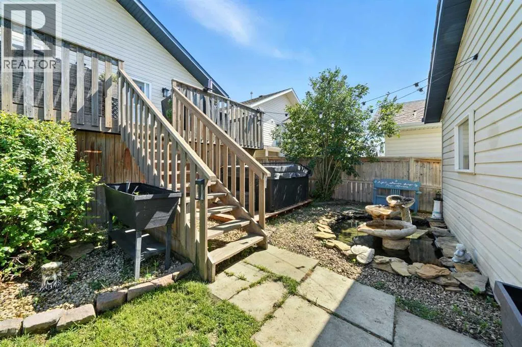 28 Lanterman Close