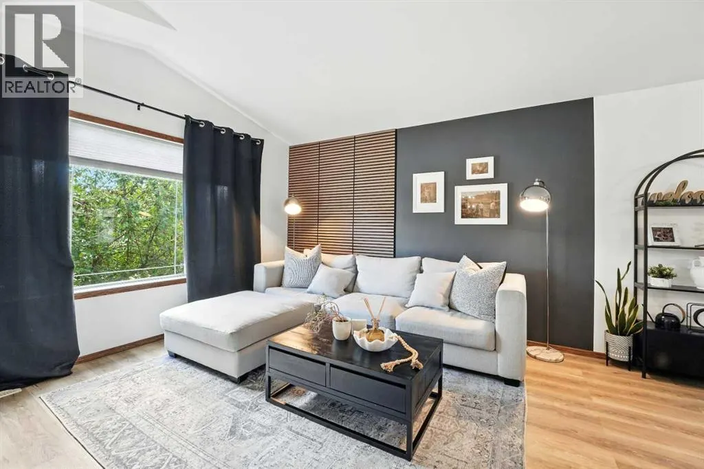 28 Lanterman Close