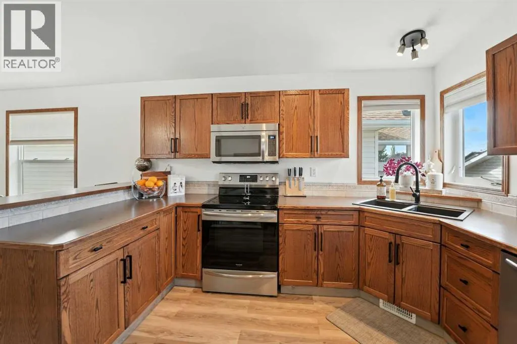 28 Lanterman Close