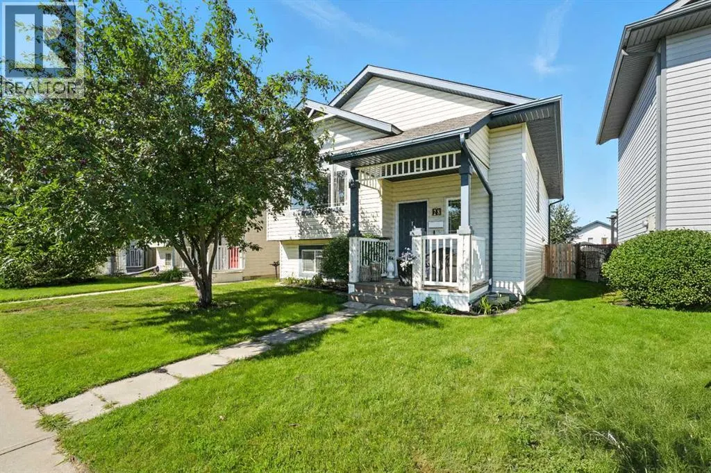 28 Lanterman Close