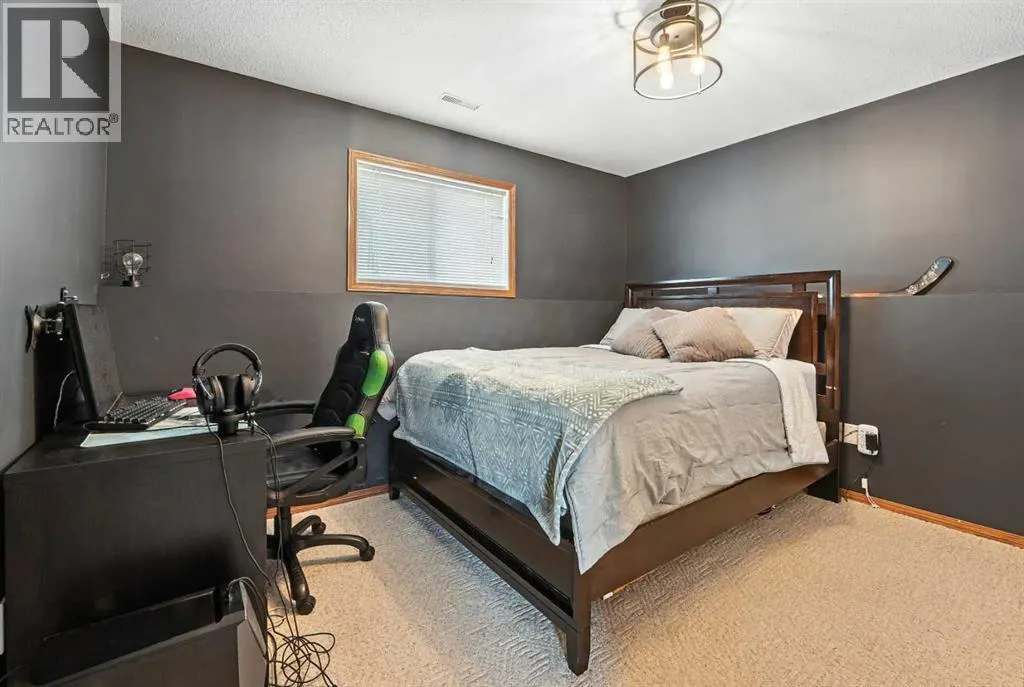 28 Lanterman Close