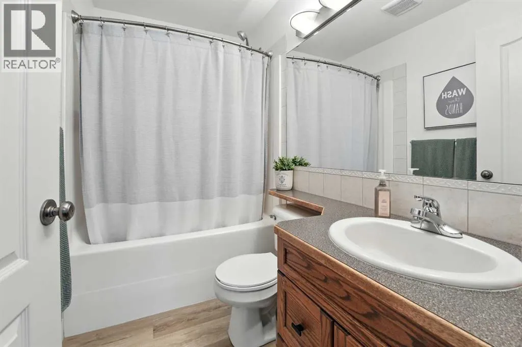 28 Lanterman Close