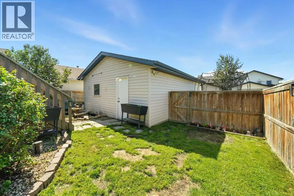 28 Lanterman Close