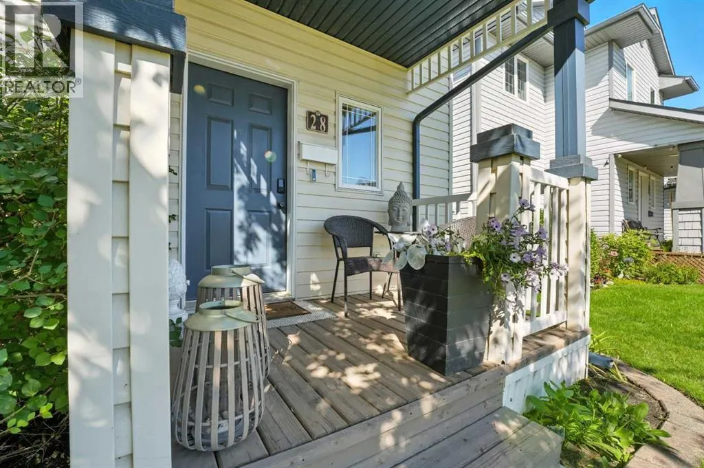28 Lanterman Close