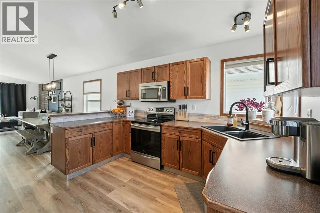 28 Lanterman Close