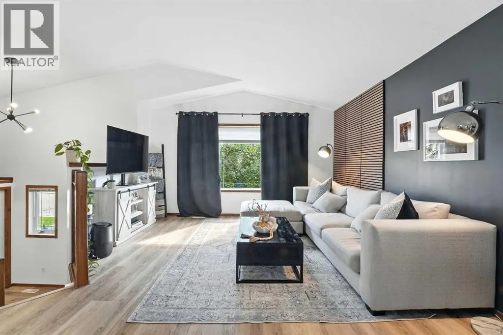 28 Lanterman Close