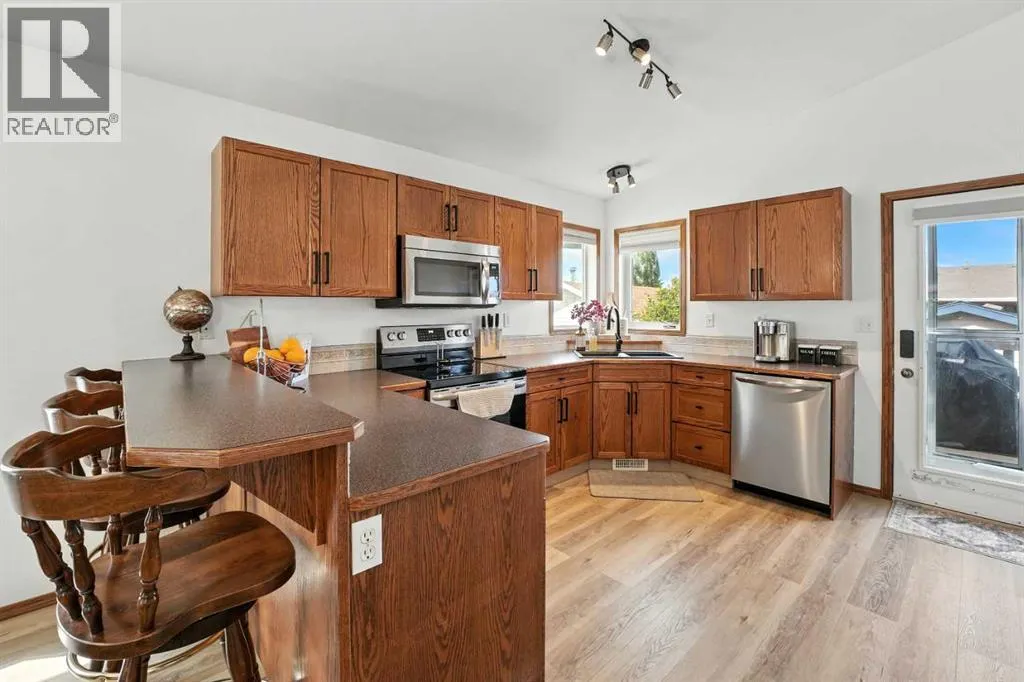 28 Lanterman Close