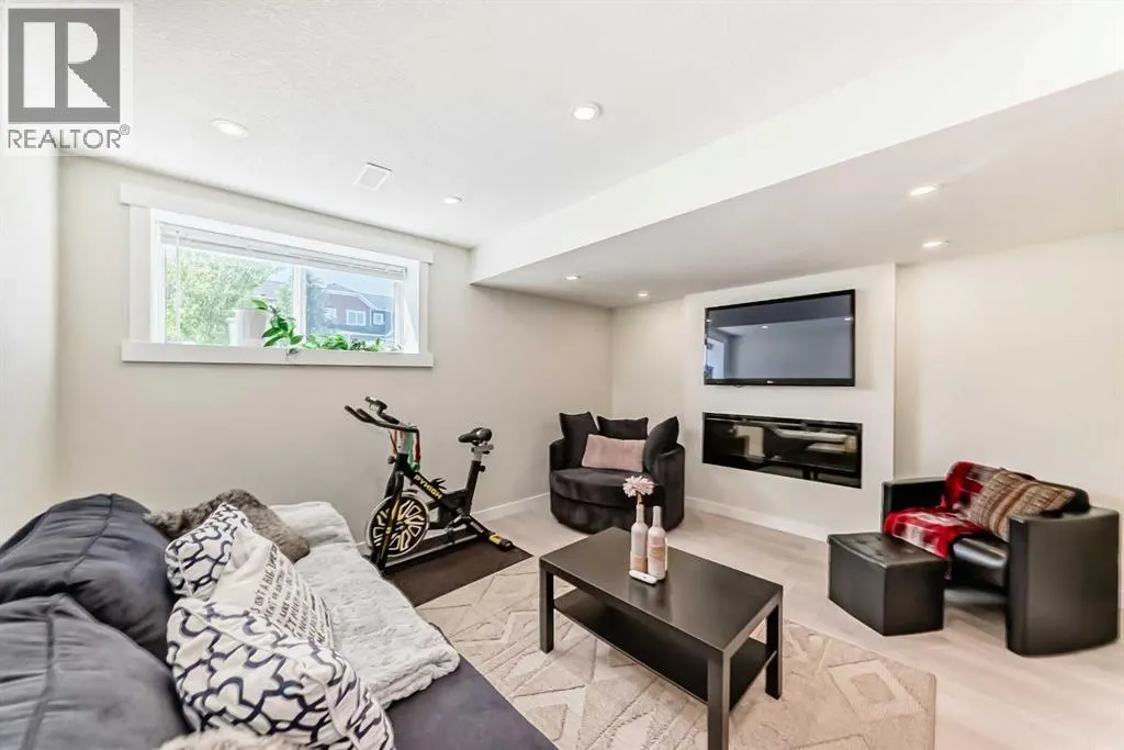 154 Chinook Gate Boulevard