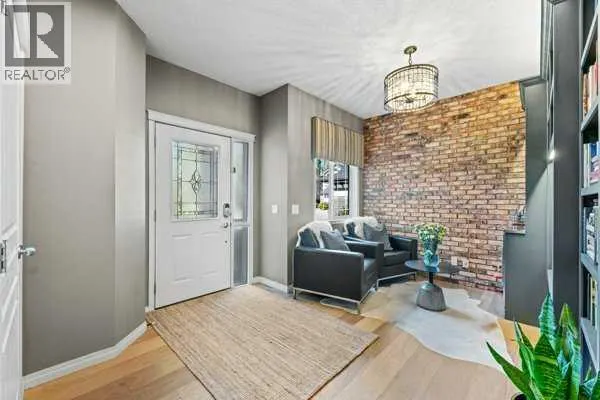 23 Cranleigh Mews SE