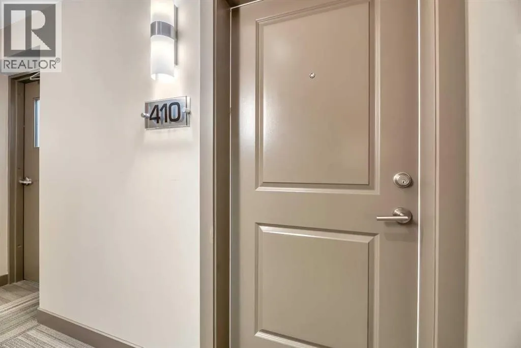 410, 24 Varsity Estates Circle NW