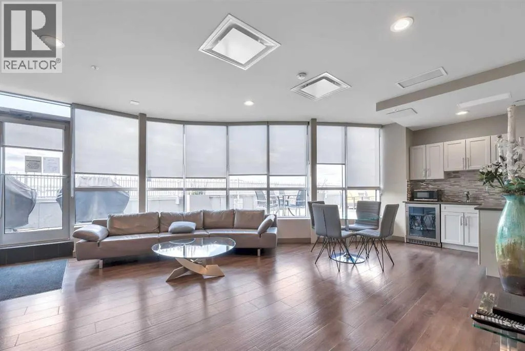 410, 24 Varsity Estates Circle NW