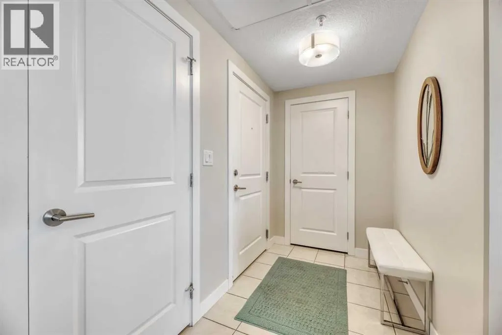 410, 24 Varsity Estates Circle NW
