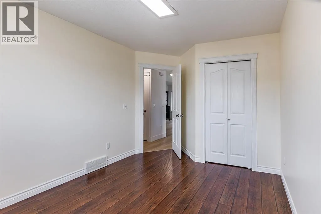 15 Vista Court SE