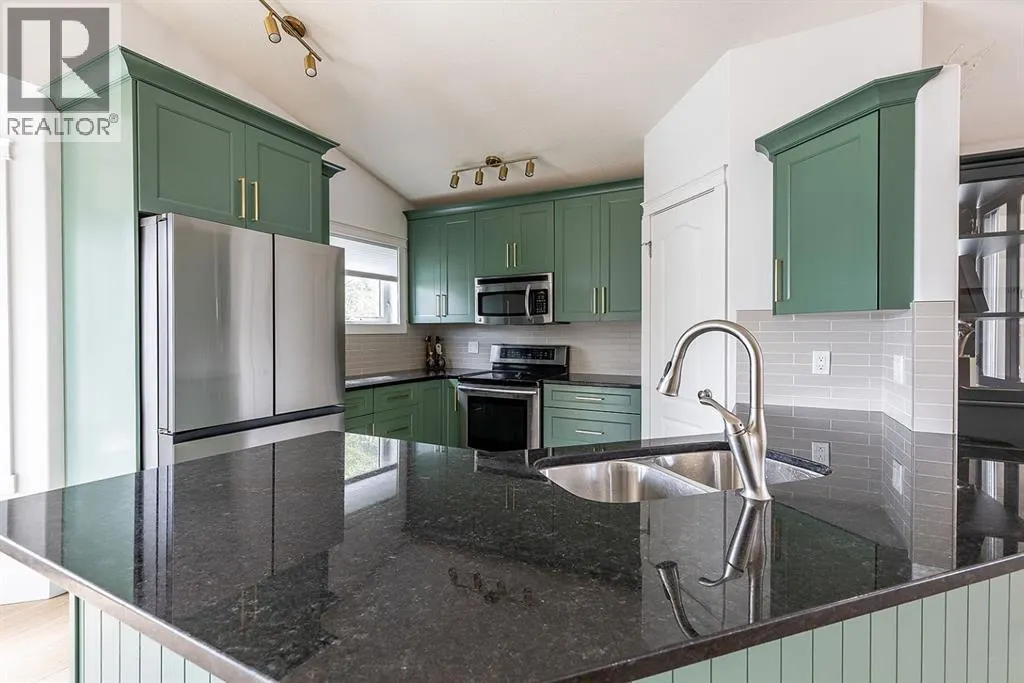 15 Vista Court SE