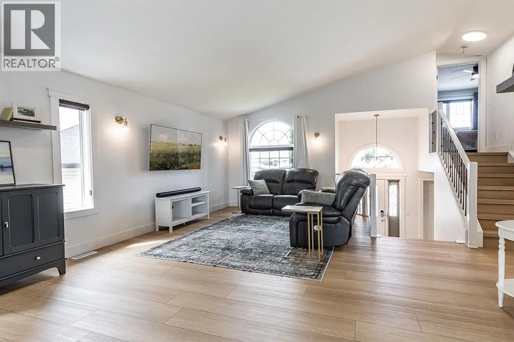 15 Vista Court SE