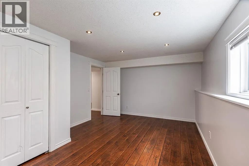 15 Vista Court SE