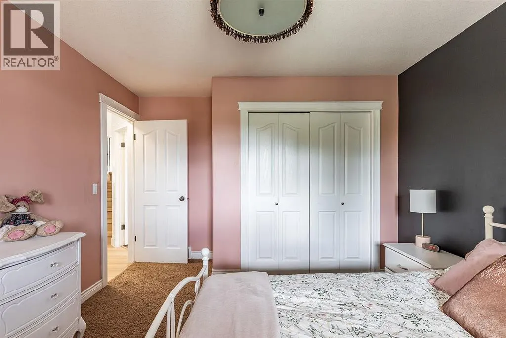 15 Vista Court SE