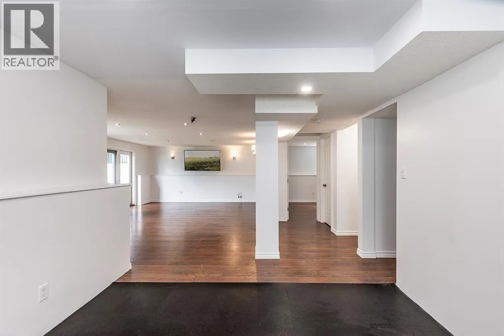 15 Vista Court SE