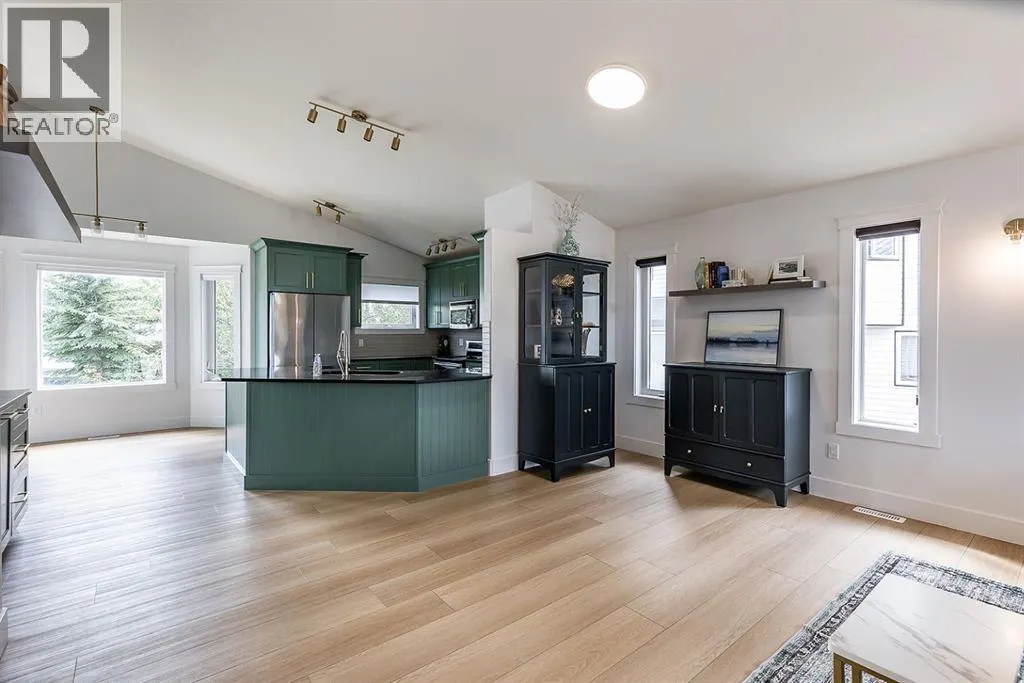 15 Vista Court SE
