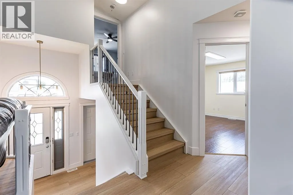 15 Vista Court SE