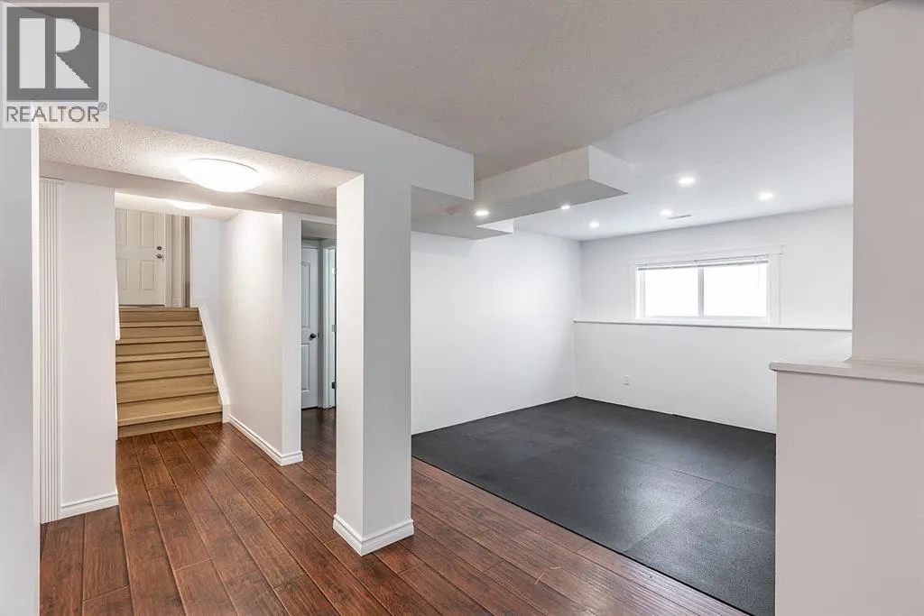 15 Vista Court SE