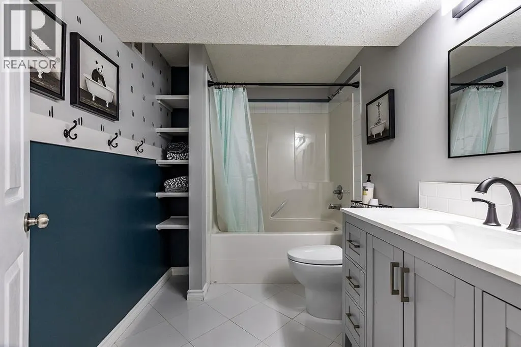 15 Vista Court SE