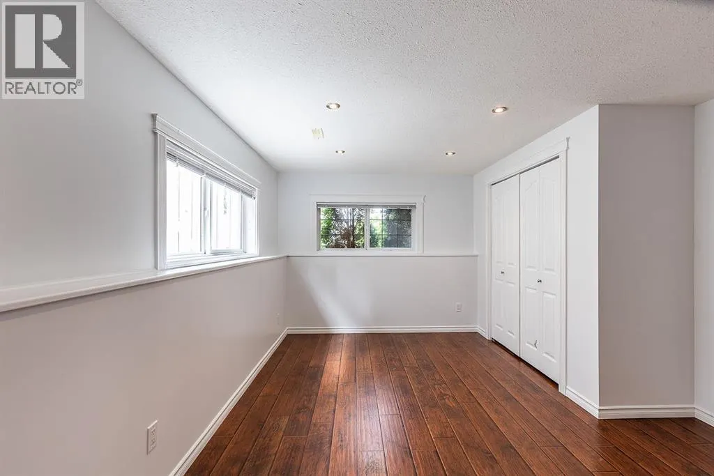15 Vista Court SE