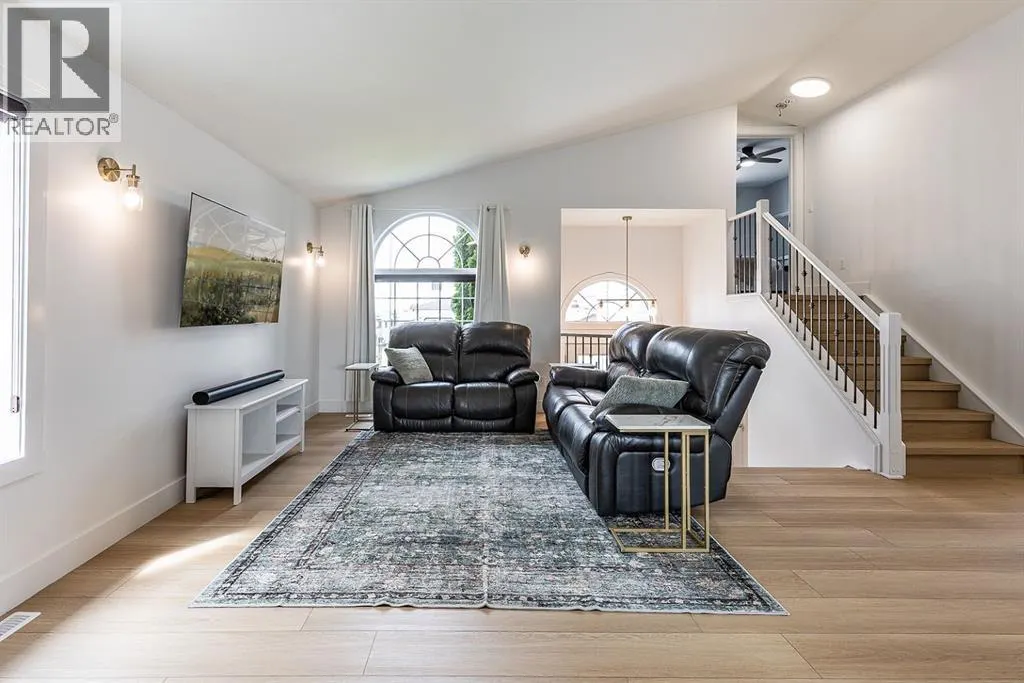 15 Vista Court SE