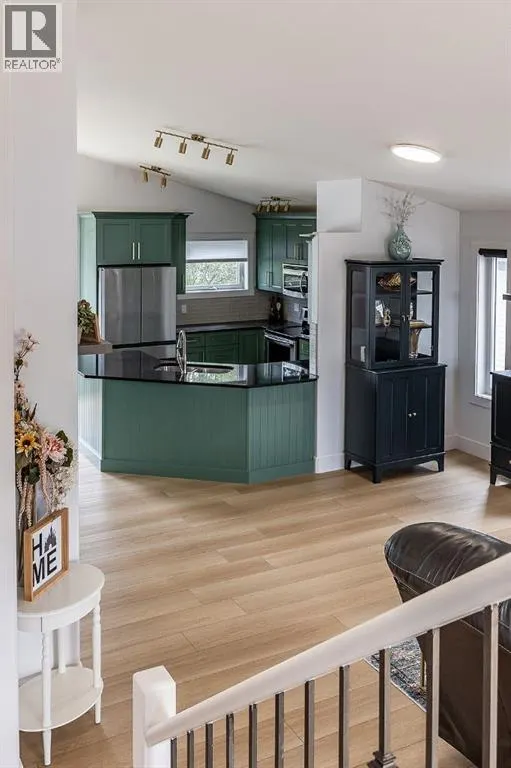 15 Vista Court SE