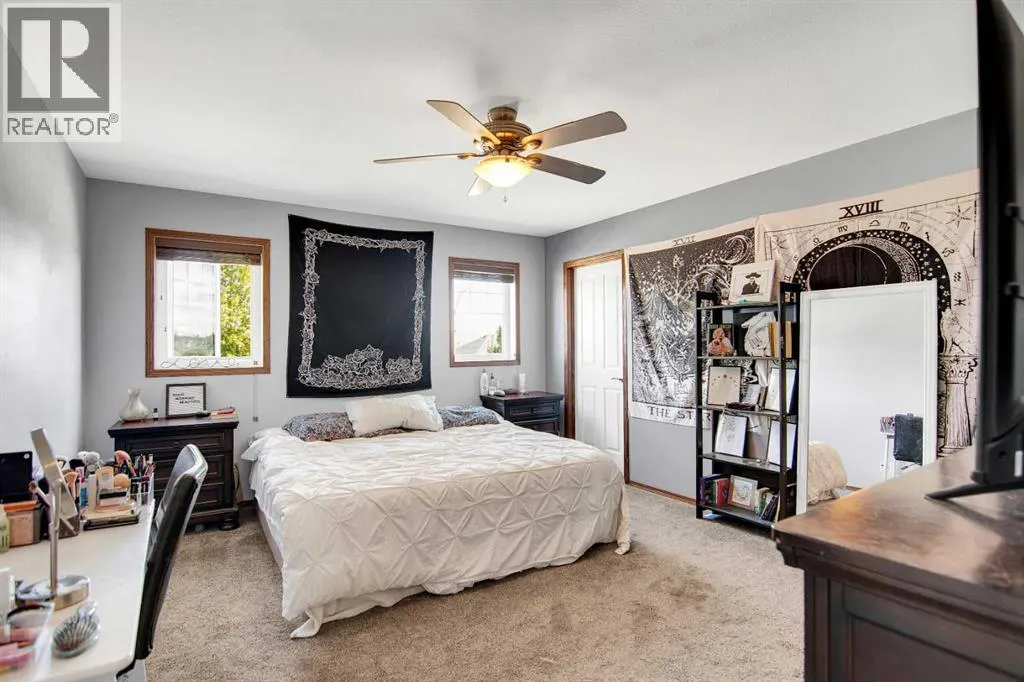 38 Woodbine Avenue NW