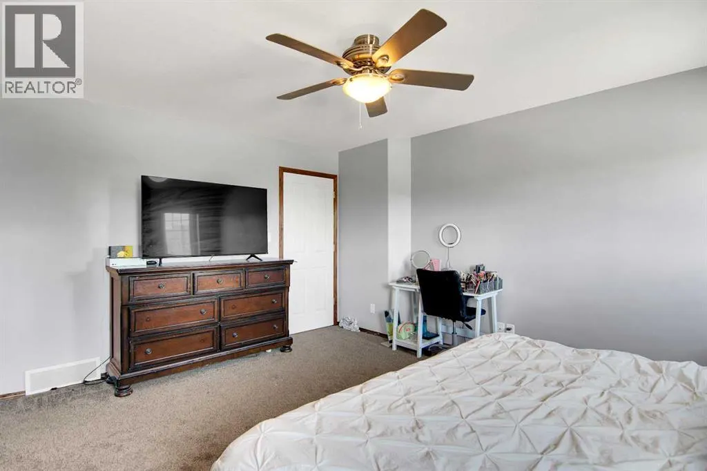 38 Woodbine Avenue NW