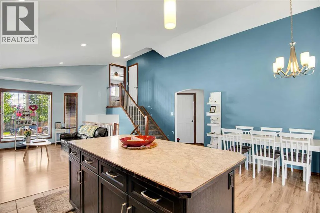 38 Woodbine Avenue NW