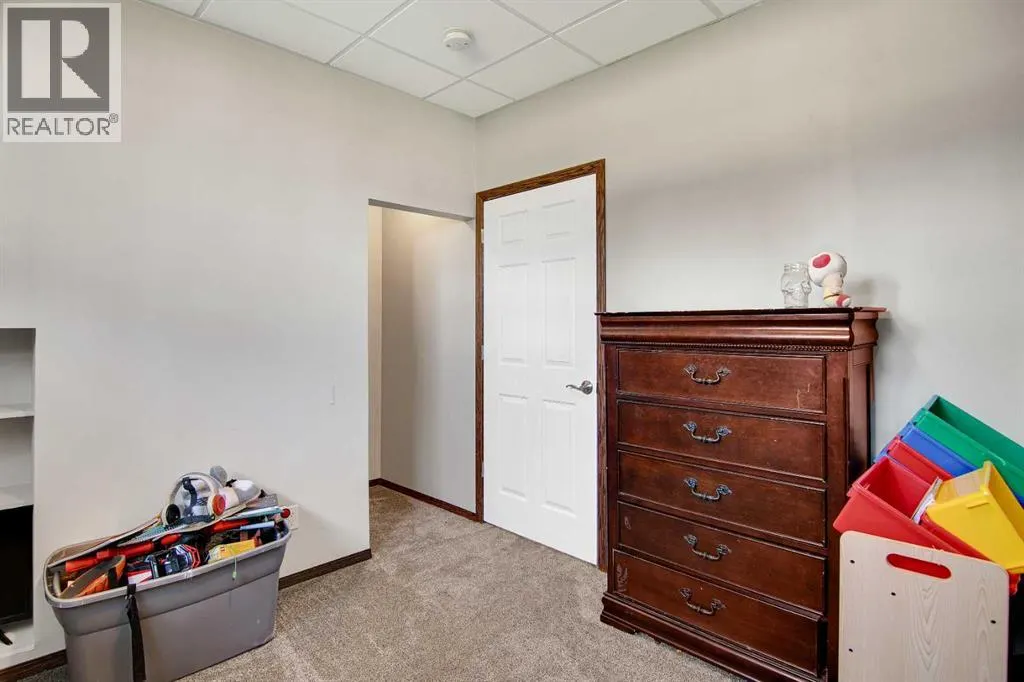 38 Woodbine Avenue NW