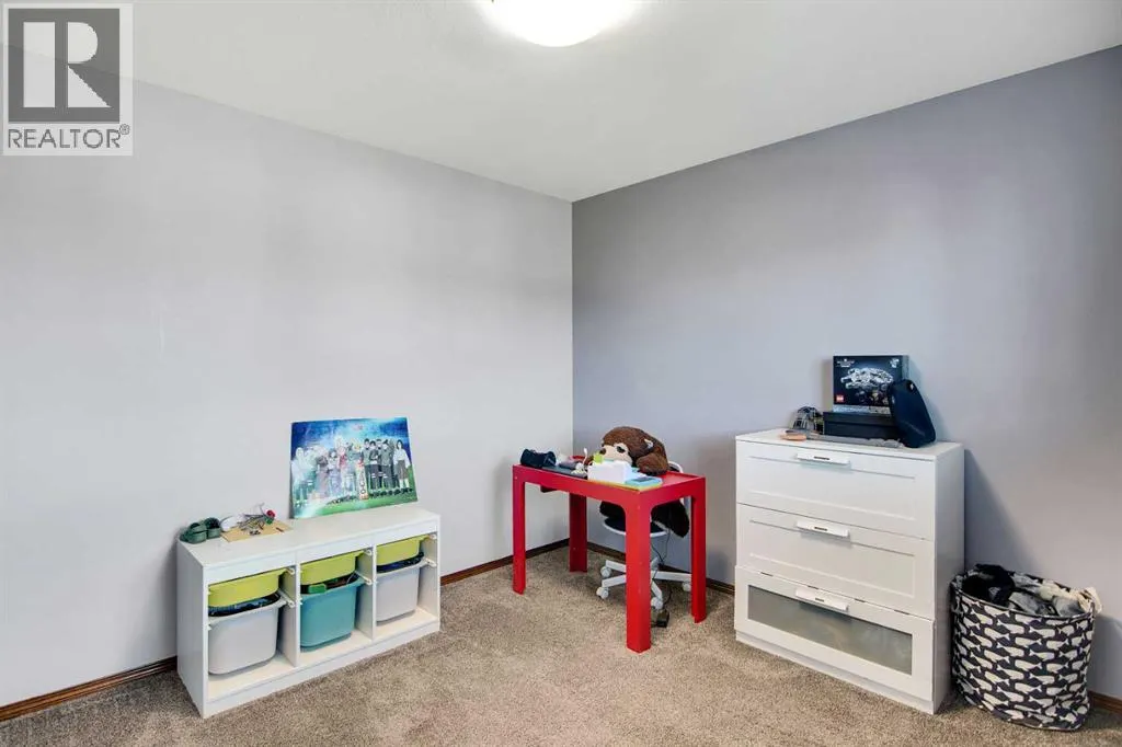 38 Woodbine Avenue NW