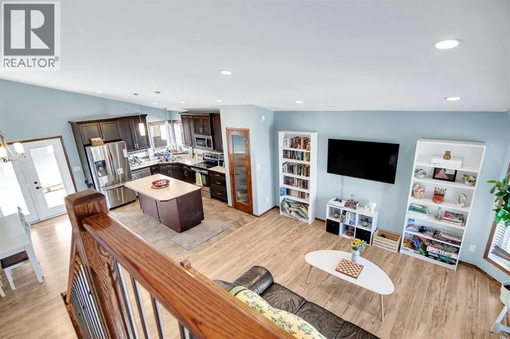 38 Woodbine Avenue NW