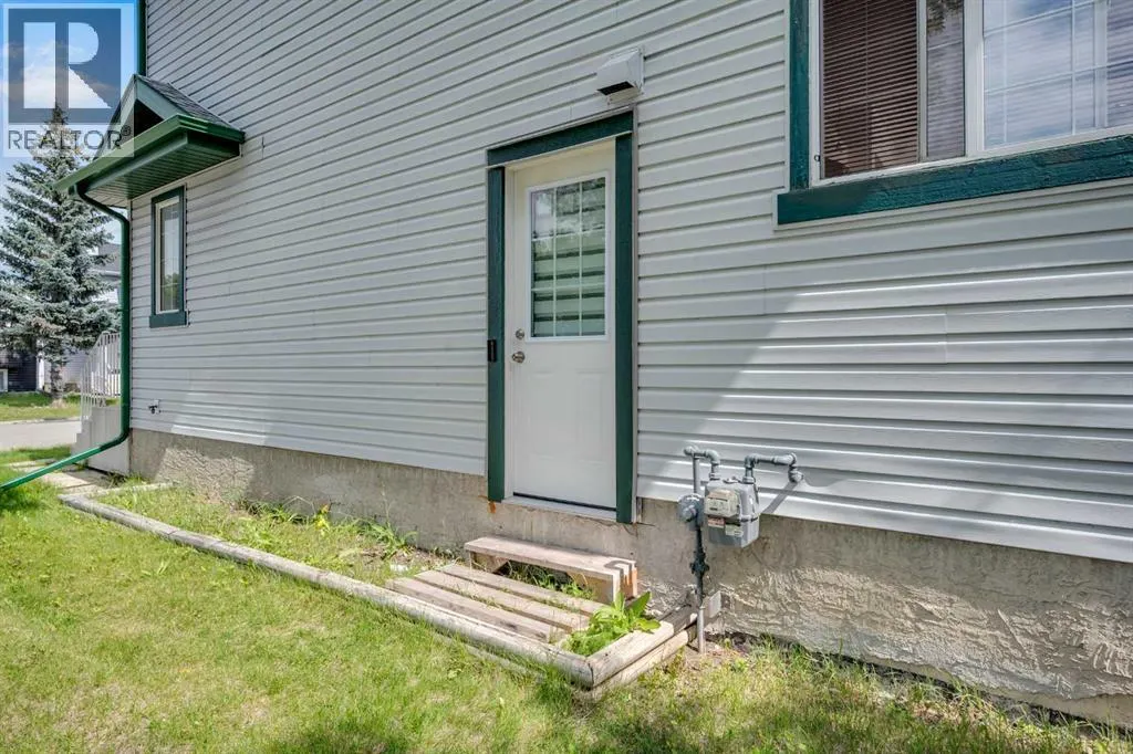 148 Tarington Park NE