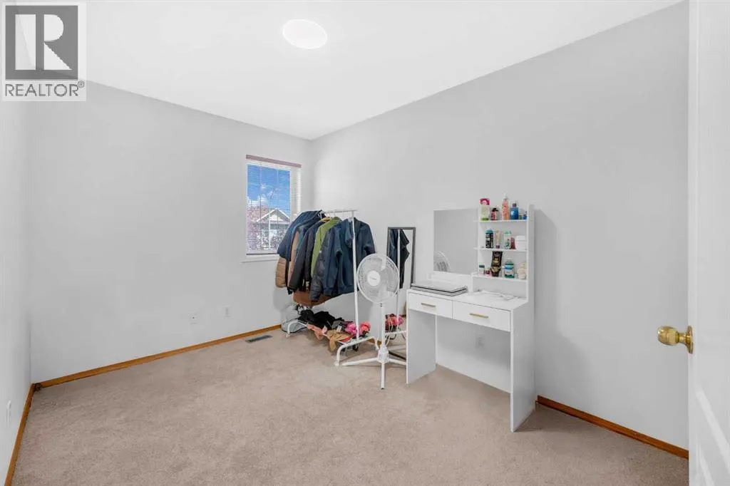 148 Tarington Park NE