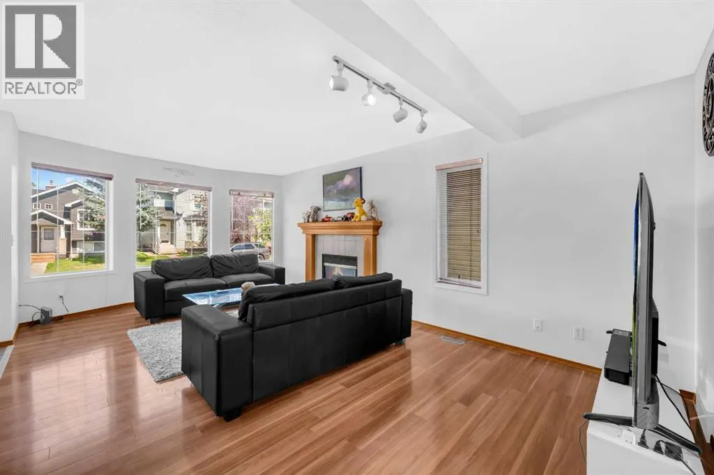 148 Tarington Park NE
