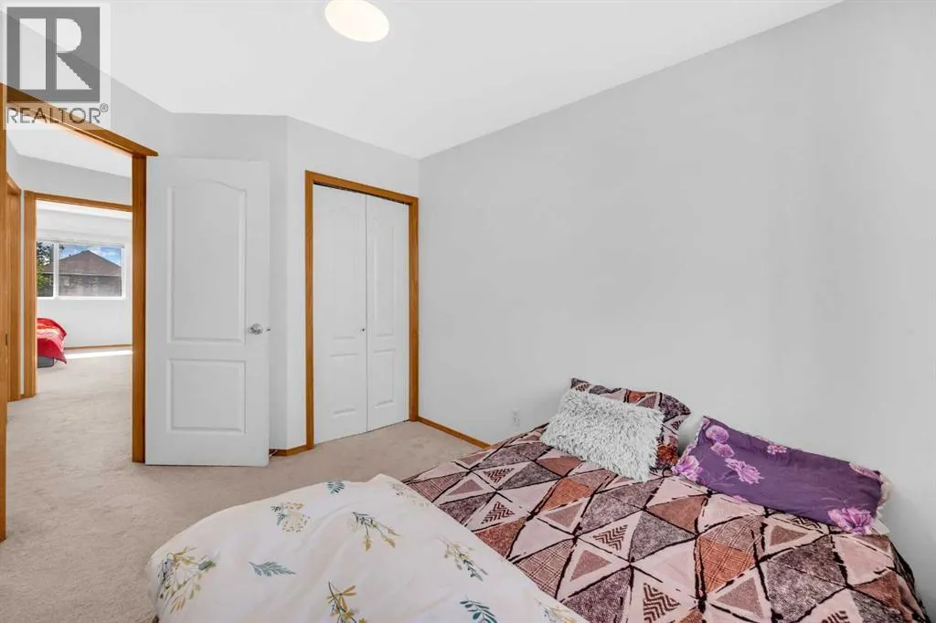 148 Tarington Park NE