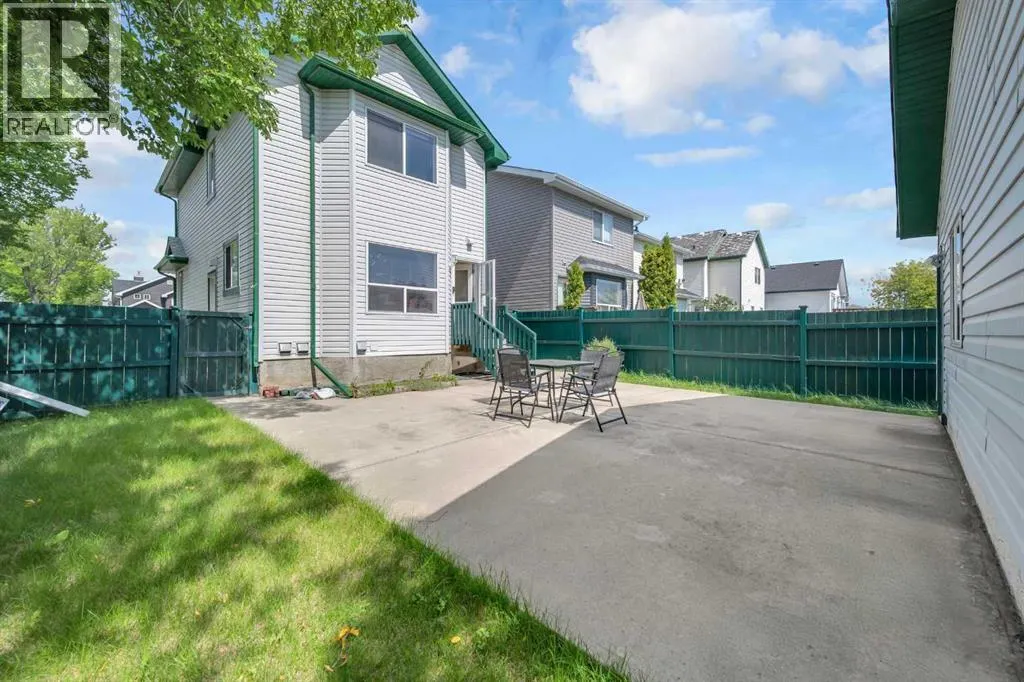 148 Tarington Park NE