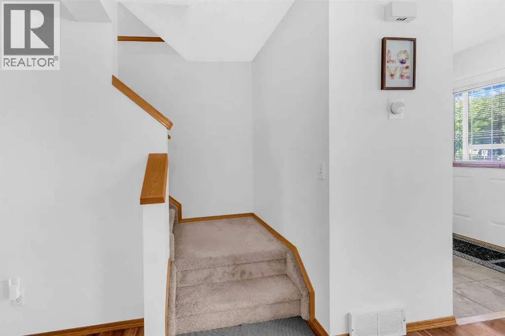 148 Tarington Park NE