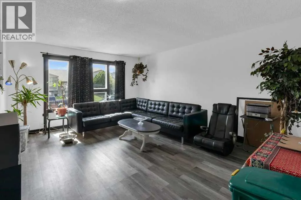 124 Abingdon Way NE