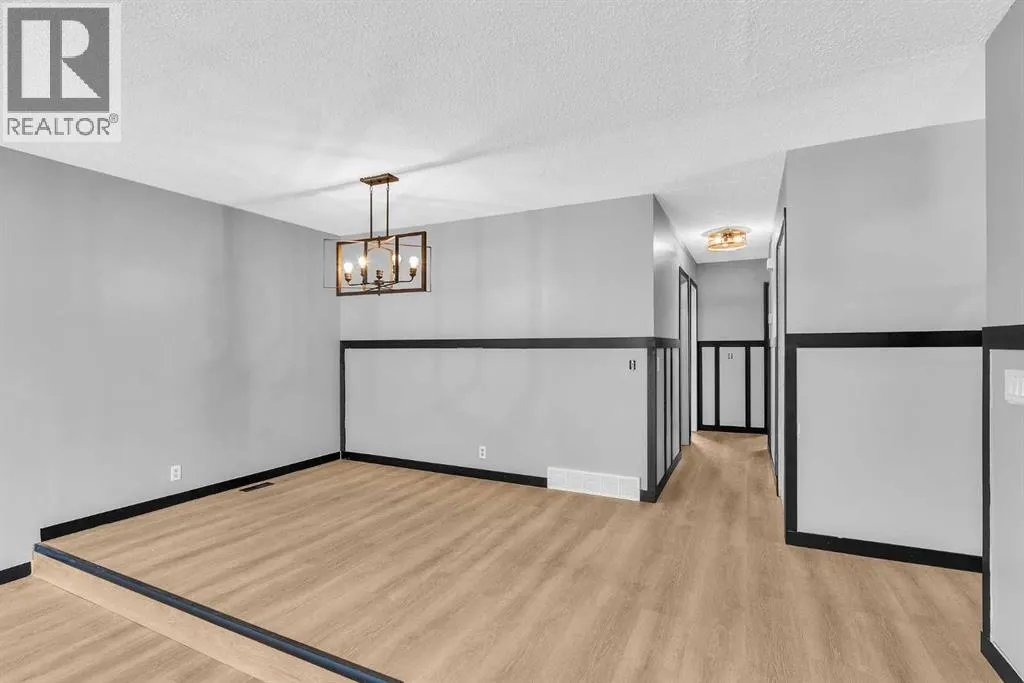 90 Elk Hill SE