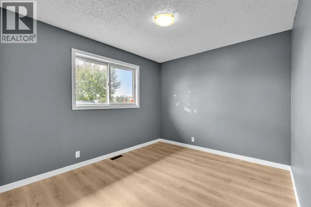 90 Elk Hill SE