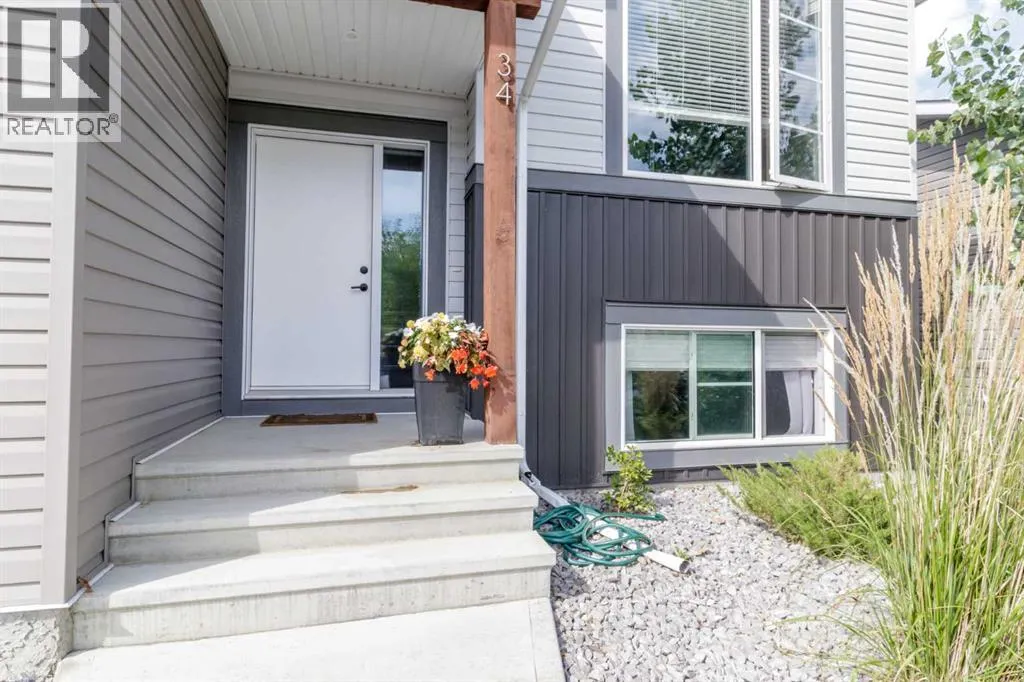 34 Evergreen Way