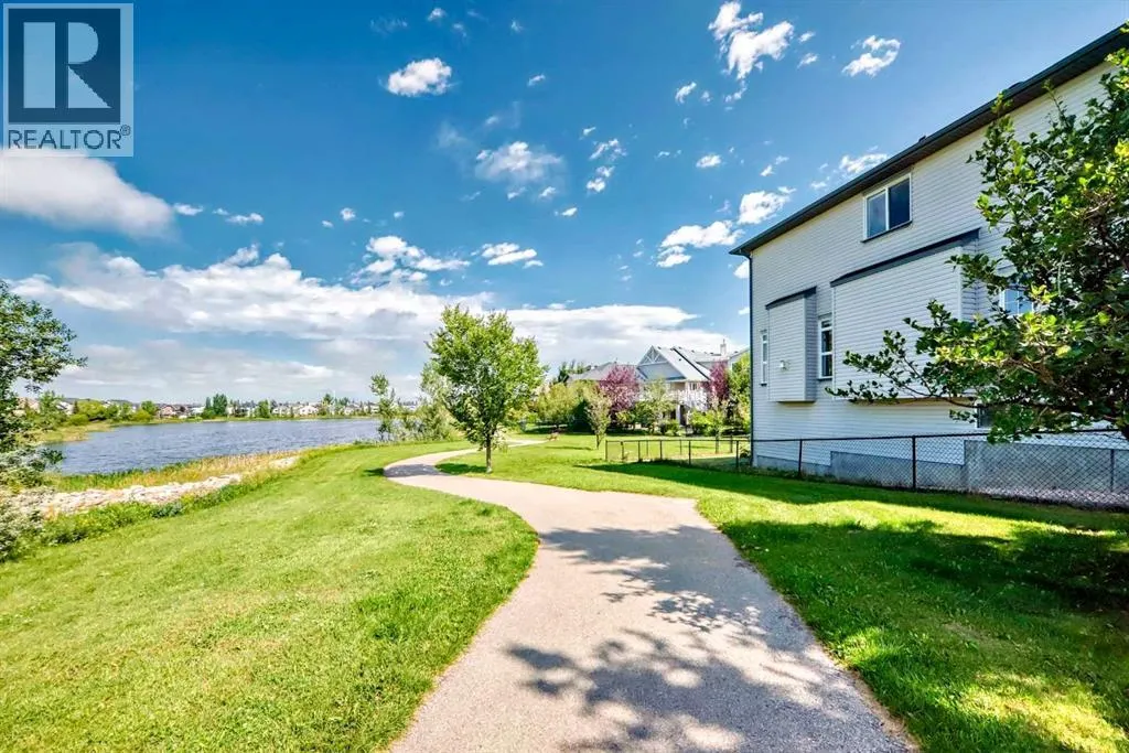 325 West Lakeview Drive