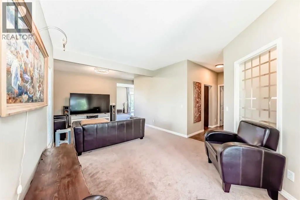325 West Lakeview Drive