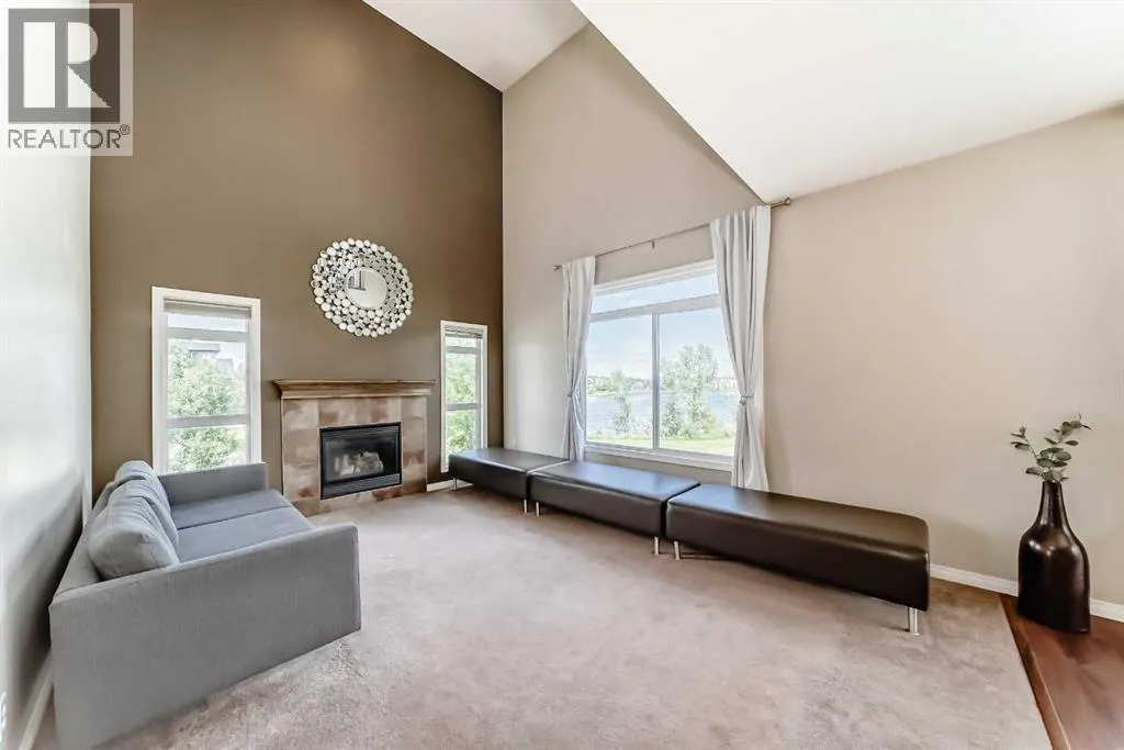 325 West Lakeview Drive