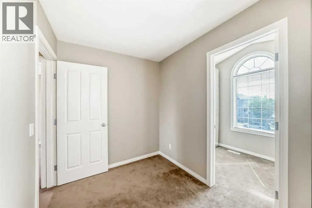 325 West Lakeview Drive